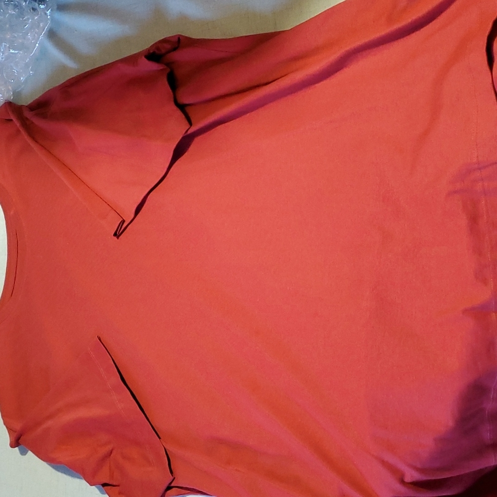 Men's 2 piece shirt.